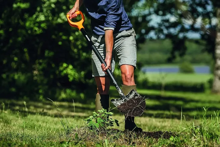 fiskars-szpadel-metalowy-ostry-solid-131413-stan-nowy-waga-narzedzia-2-kg