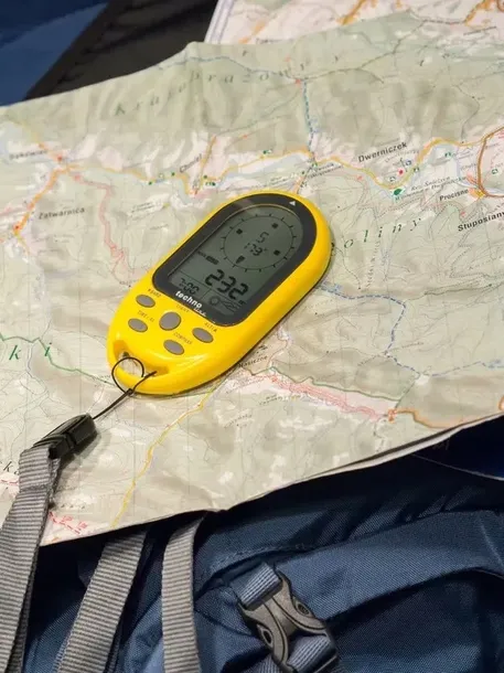 technoline-ea3050-inteligentny-wysokosciomierz-bar-material-tworzywo-sztuczne