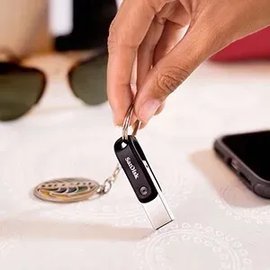 pendrive-sandisk-128gb-ixpand-usb-lightning-iphone-material-metal-tworzywo-sztuczne