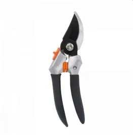 sekator-ogrodowy-ostrze-mijajace-przekladnia