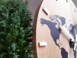 duzy-zegar-scienny-dab-world-mapa-swiata-cicha-stan-nowy