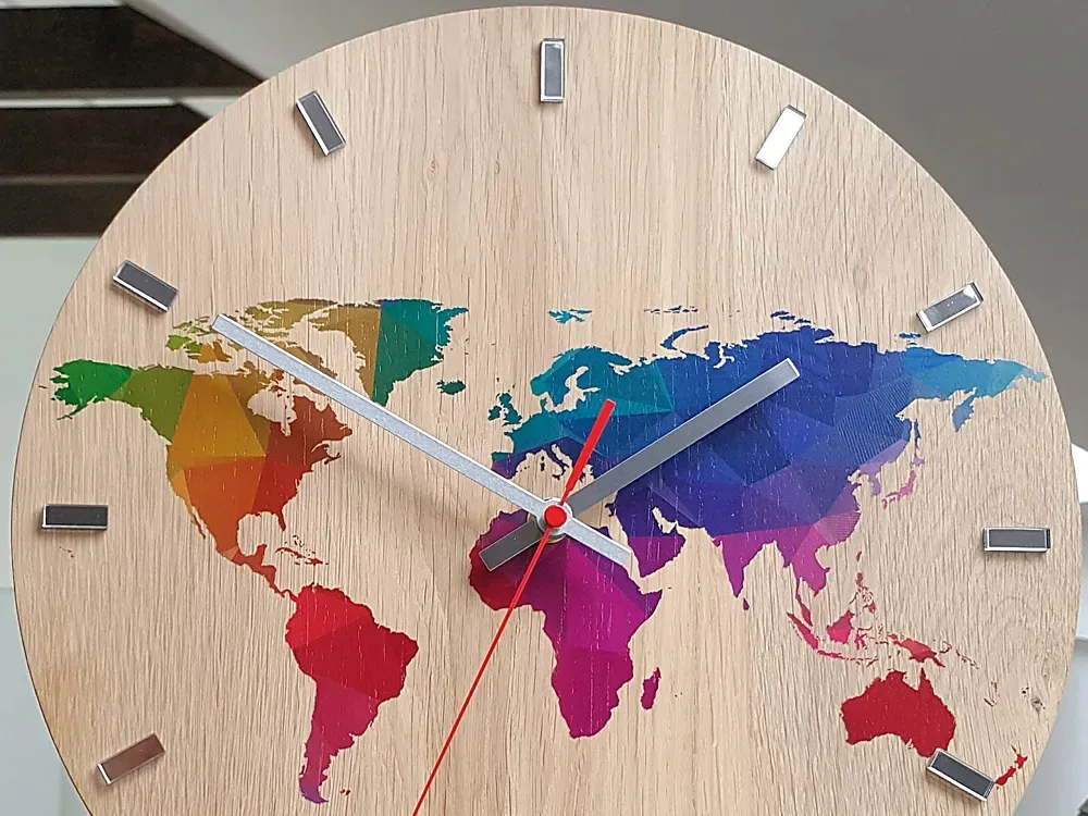 duzy-zegar-scienny-dab-world-mapa-swiata-cicha
