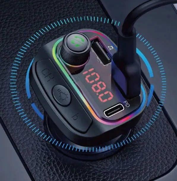 transmiter-fm-bluetooth-szybka-ladowarka-mp3-2xusb-stan-nowy-marka-adgo