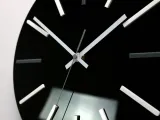 elegancki-zegar-scienny-modus-czytelny-design-kolor-wielokolorowy