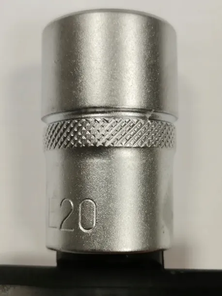 nasadka-koncowka-bit-torx-1-2-e20-stan-nowy