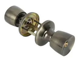 galka-obrotowa-drzwiowa-z-zamkiem-patyna-kpl-galek