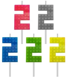 swieczka-cyfra-dwa-2-urodziny-cyferka-klocki-lego