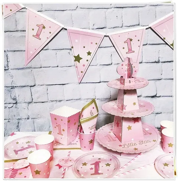 stojak-papierowy-muffiny-ciasta-roczek-dziewczynka