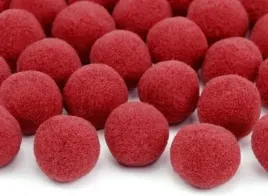 czerwone-pompony-pluszowe-akryl-pompon-2-cm-20-sztuk