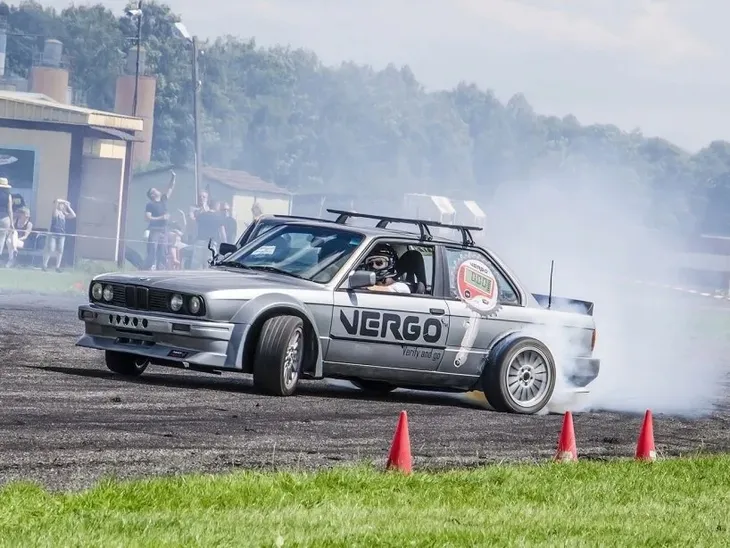 cisnieniomierz-samochodowy-opon-kol-manometr-14bar-waga-z-opakowaniem-0-22-kg