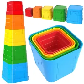 duza-piramidka-wieza-kubeczki-na-plazy-do-piasku