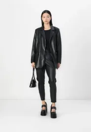 only-l-spodnie-damskie-czarne-skorzane-onlpoptrash-life-easy-coated-d2243