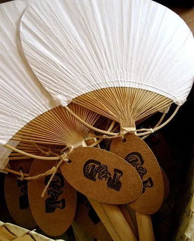 wachlarz-japonski-uchiwa-1-kolor-dominujacy-bialy