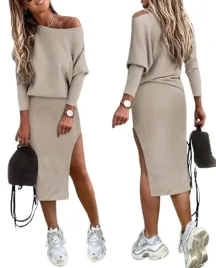 komplet-dwuczesciowy-damski-z-dlugim-rekawem-i-niskim-rozcieciem-na