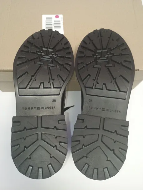 botki-tommy-hilfiger-rodzaj-obcasa-inny