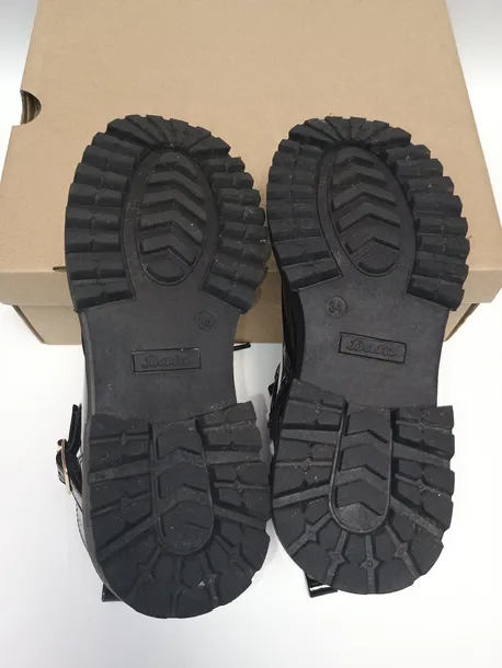 botki-lakierowane-bata-rodzaj-obcasa-inny