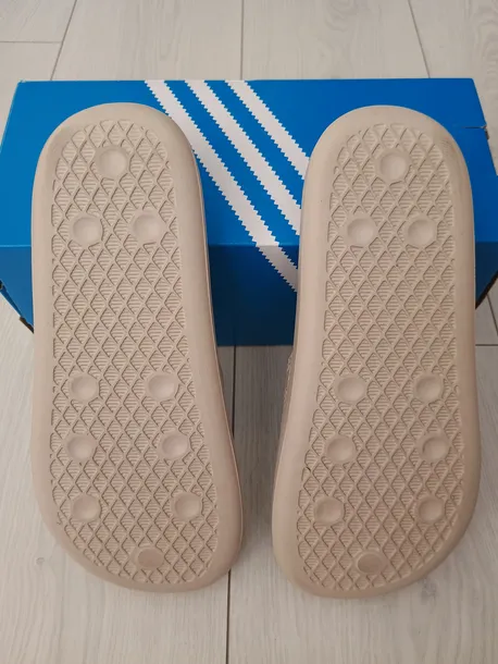 klapki-adidas-wzor-dominujacy-inny-wzor-brak