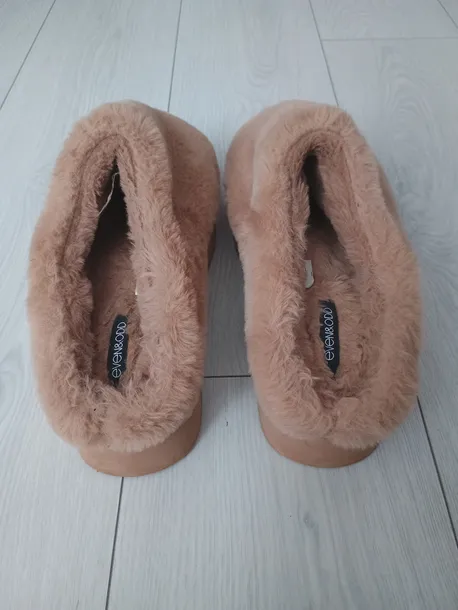 klapki-evenandodd-marka-evenandodd