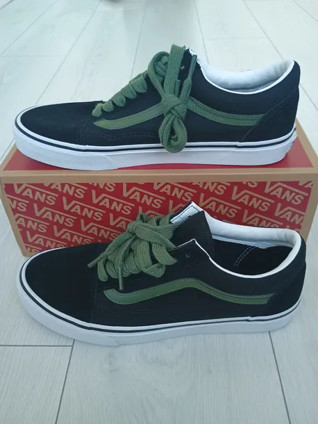 vans-czarno-zielone-wzor-dominujacy-inny-wzor-brak