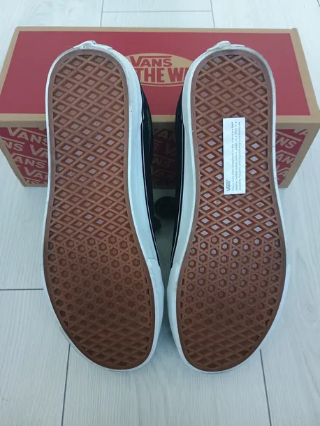 vans-czarno-zielone-wysokosc-obcasa-platformy-0-cm