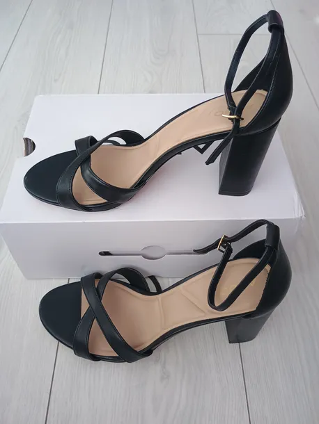 sandaly-aldo-zapiecie-inne