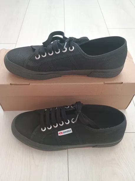 tenisowki-czarne-superga-kolor-czarny