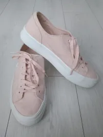 tenisowki-calvin-klein-pudrowe