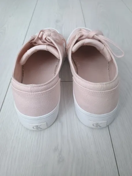 tenisowki-calvin-klein-pudrowe-marka-calvin-klein