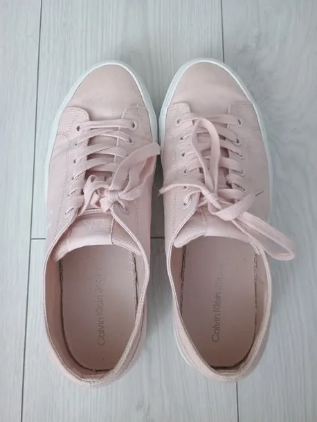 tenisowki-calvin-klein-pudrowe-rozmiar-42