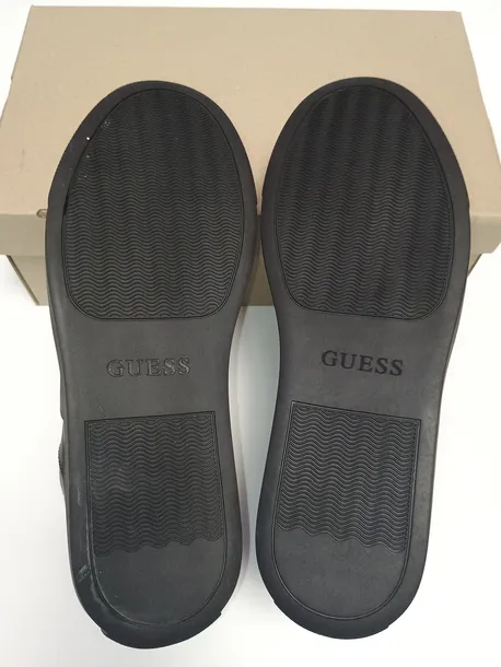 sneakersy-guess-czarne-wysokosc-brak-informacji