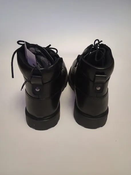 botki-czarne-yourturn-marka-inna-marka