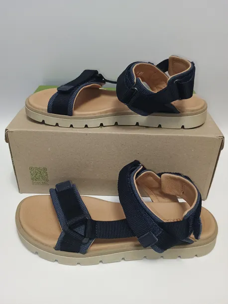 sandaly-froddo-bohater-brak