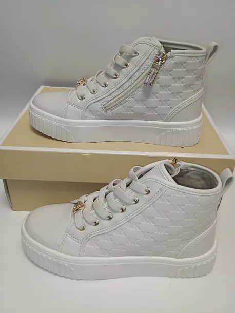 sneakersy-michael-kors-bohater-brak