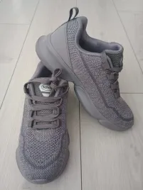 buty-szare-scholl