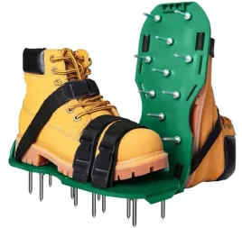 nakladka-na-buty-z-kolcami-do-napowietrzania-trawy