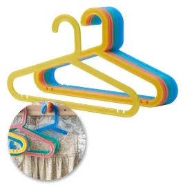 wieszaki-dzieciece-wielokolorowe-8-szt