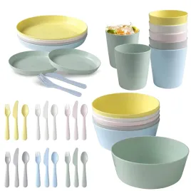 zestaw-plastikowy-talerze-kubki-sztucce-miseczki
