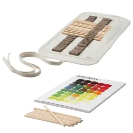 zestaw-do-rysowania-24-kredki-blok-piornik-zwijany