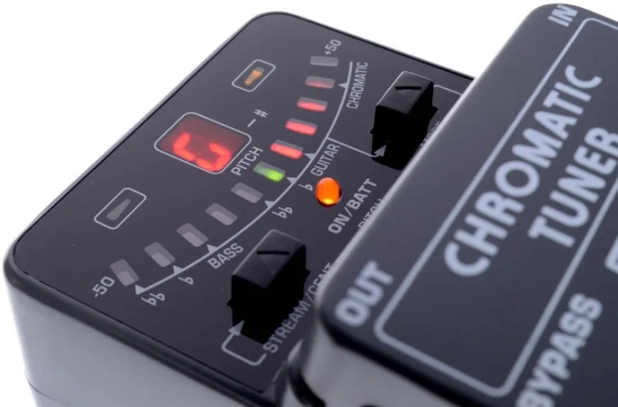stroik-gitarowy-behringer-tu300-chromati-tuner