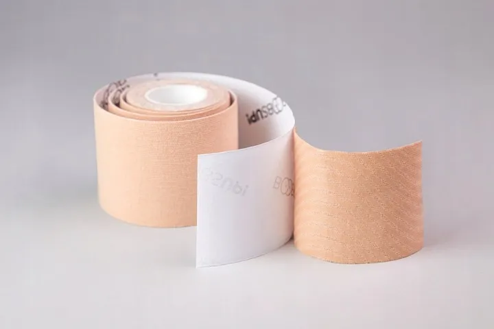 tasma-modelujaca-potrzymujaca-do-biustu-tape-biust-kolor-bezowy
