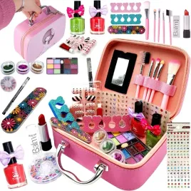 kuferek-kosmetykow-do-makijazu-i-paznokci-zestaw