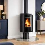 piec-wolnostojacy-na-drewno-erik-na-nodze-obrotowy-bialy-o150-55kw-szerokosc-53-cm