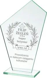 statuetka-szklana-z-grawerem-na-prezent-wlasny-projekt
