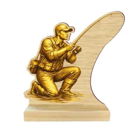 statuetka-wedkarska-nadruk-uv-drewno-19cm-tabliczka-wedkarz-ryby-wedkarstwo