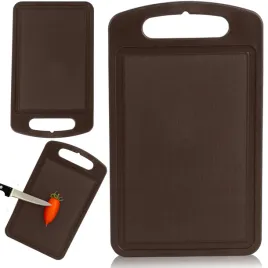 deska-kuchenna-do-krojenia-plastikowa-brazowa-25x15cm-uchwyt