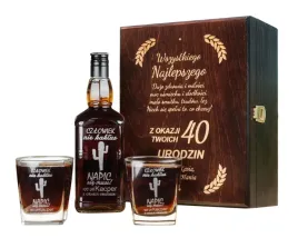 prezent-na-urodziny-skrzynka-z-butelka-2-szklanki-bd27