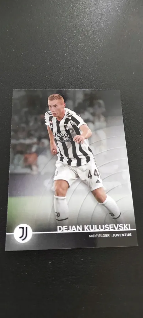 juventus-topps-2021-2022-kulusevski