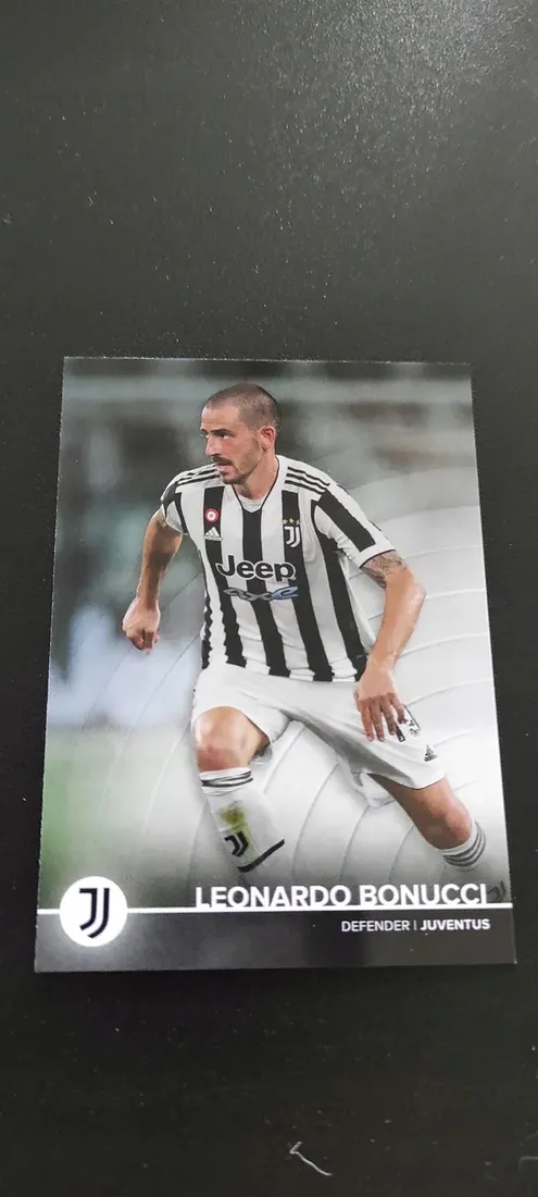 juventus-topps-2021-2022-bonucci
