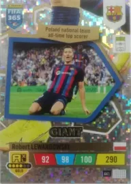 fifa-365-2023-panini-giant-lewandowski-441