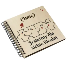 album-drewniany-22x22-zdj-m2p-dla-niego-01-imie
